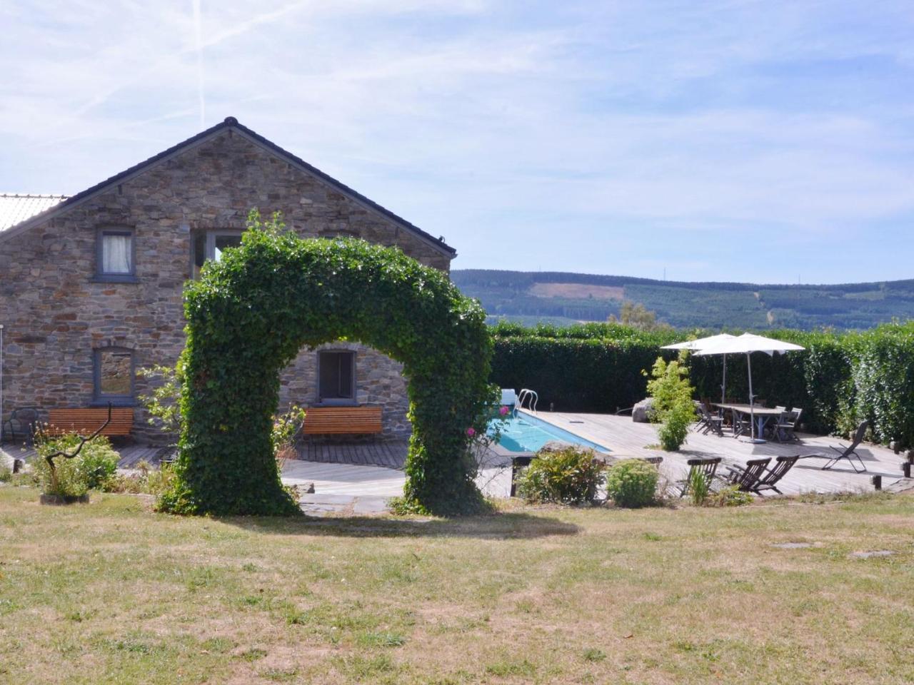 Gorgeous Holiday Home In Stoumont With Garden Exteriör bild
