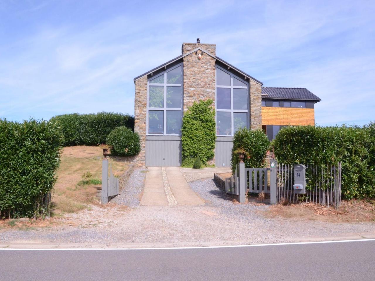 Gorgeous Holiday Home In Stoumont With Garden Exteriör bild